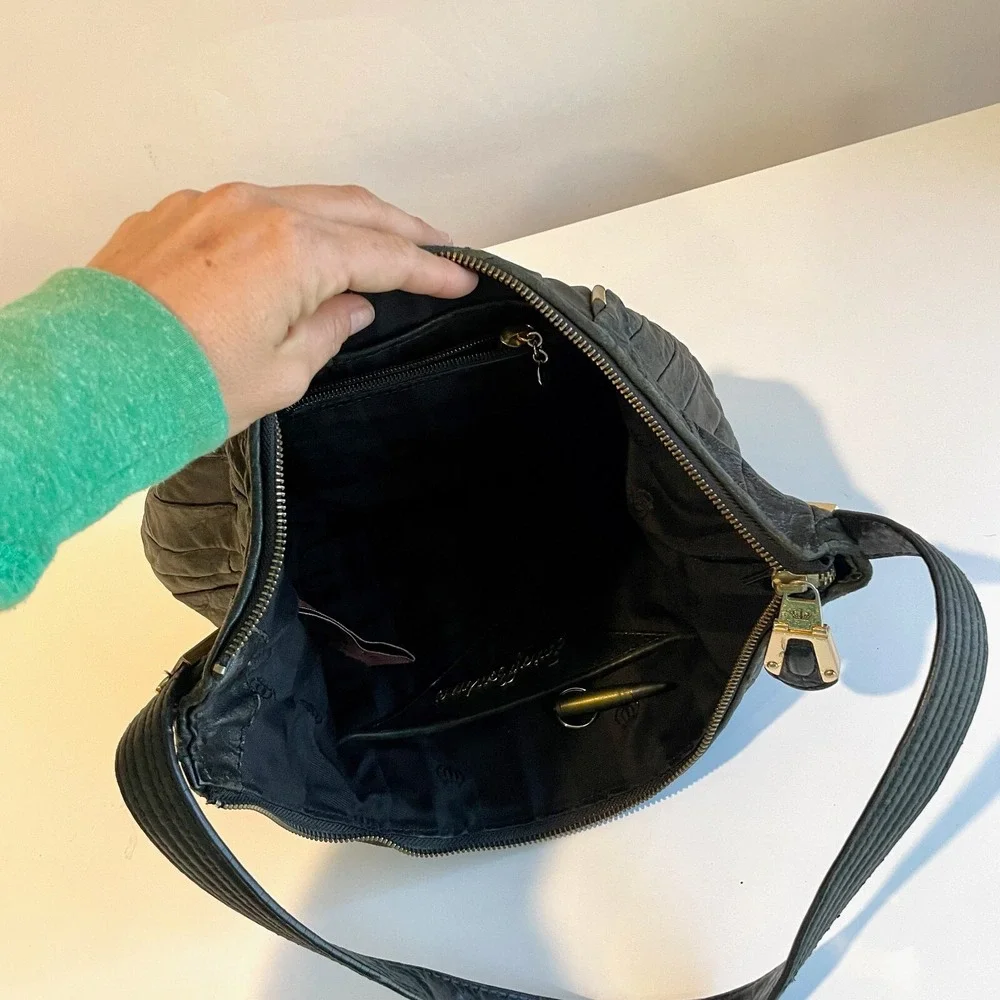 Juicy Couture Hobo Shoulder Bag Handbag Purse‎ Womens Black Leather Pockets
